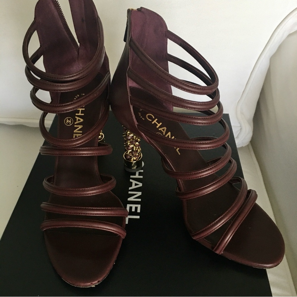CHANEL sandals with chain link heel.  Size 8 - Picture 6 of 12